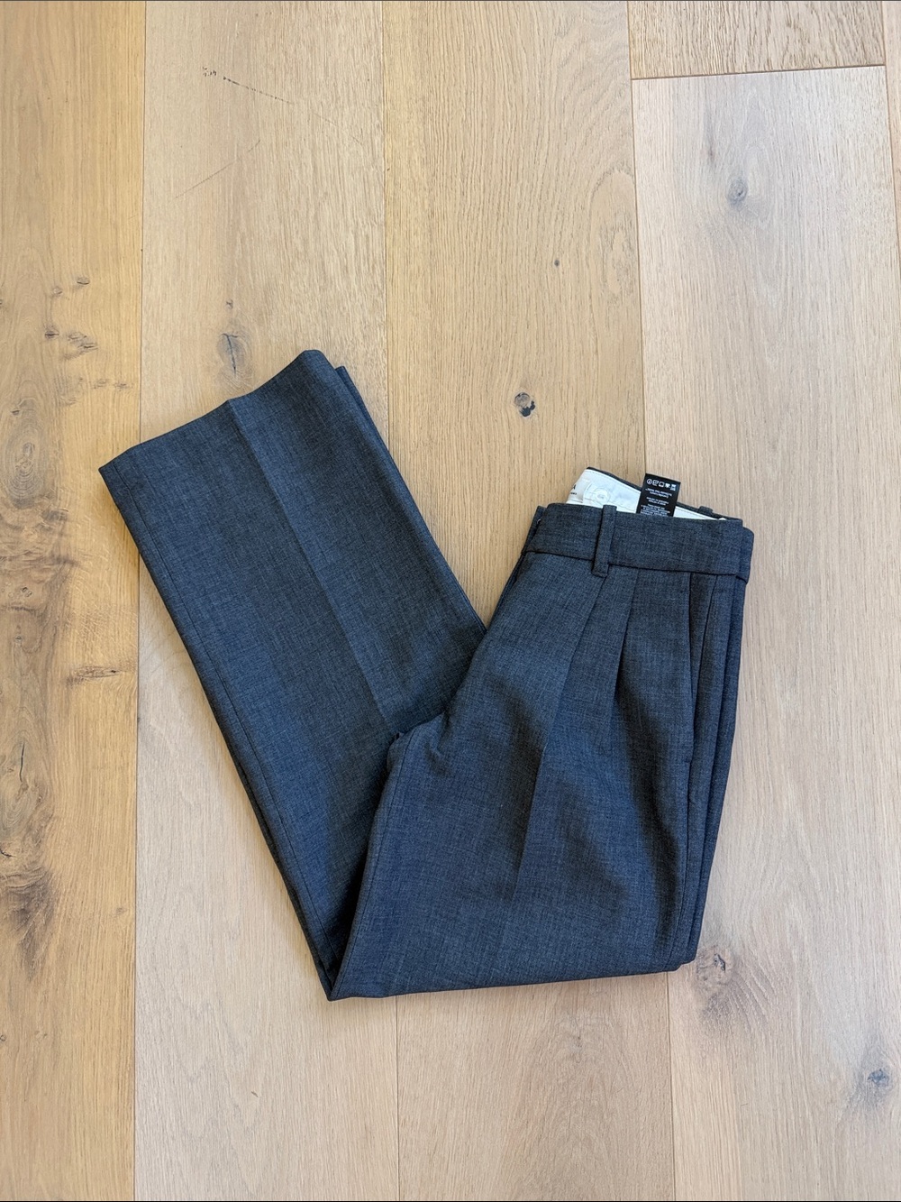 Aritzia Low Rise Effortless Pants